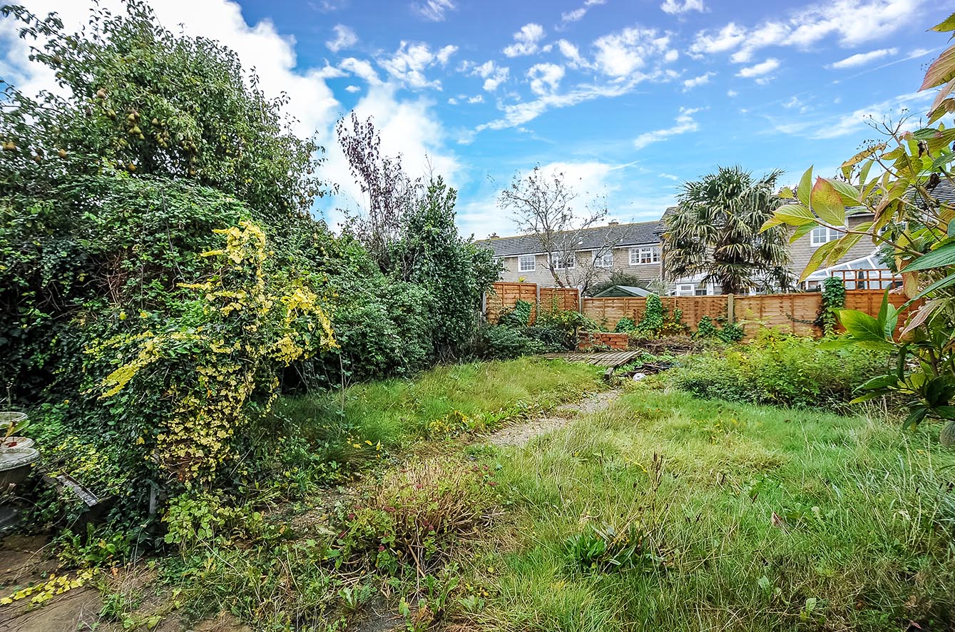 Property for Sale, West Wittering 19 Summerfield Road Baileys Estate